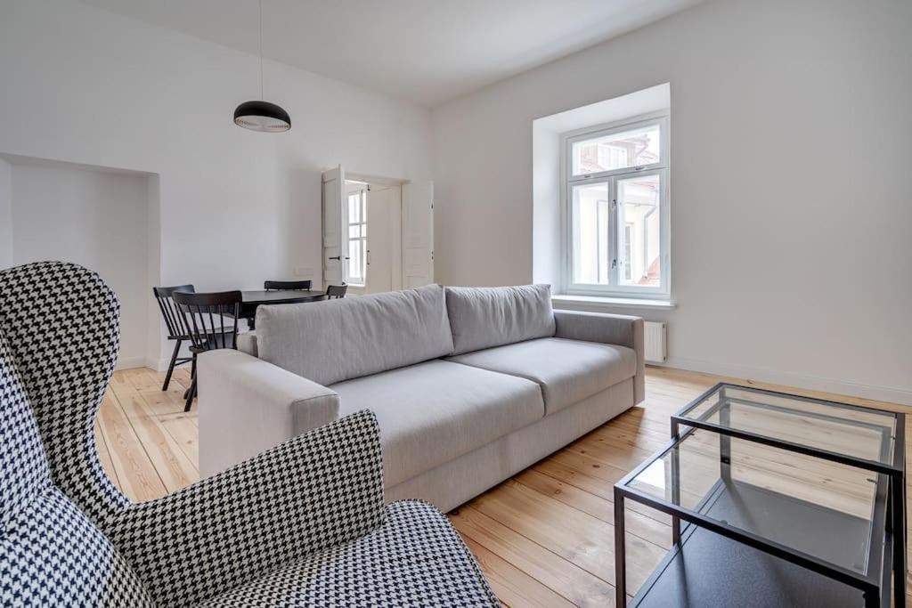 Spacious 2-Bedroom Flat In Old Town By Urban Rent VNO Exterior foto