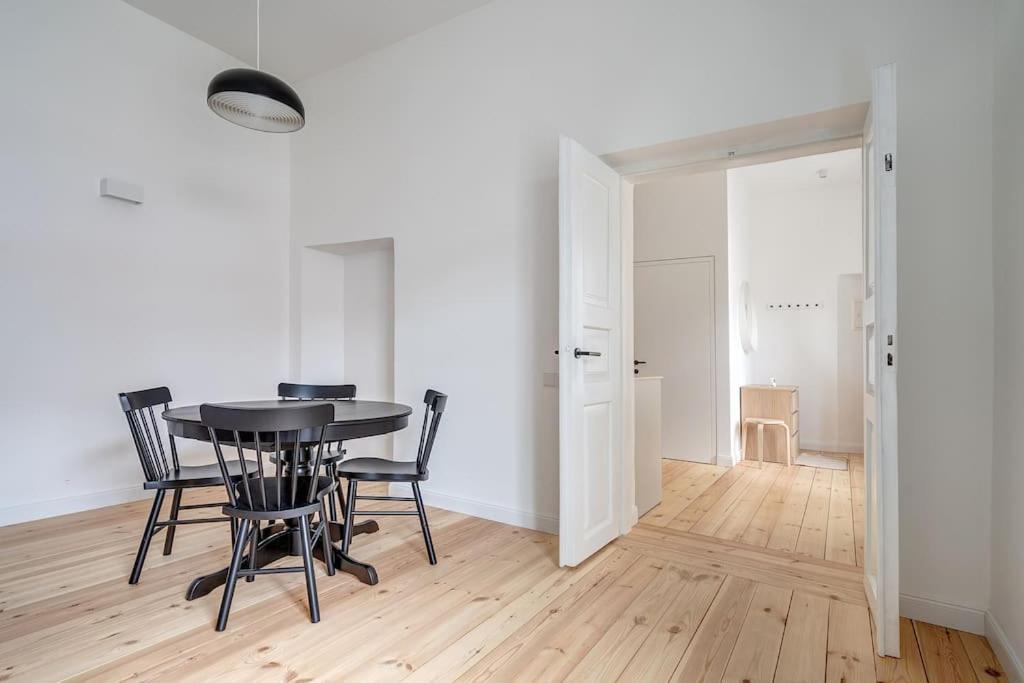 Spacious 2-Bedroom Flat In Old Town By Urban Rent VNO Exterior foto