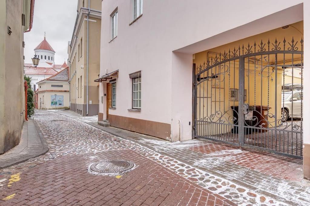 Spacious 2-Bedroom Flat In Old Town By Urban Rent VNO Exterior foto