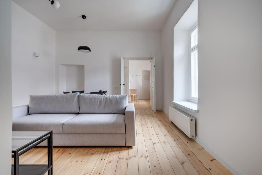 Spacious 2-Bedroom Flat In Old Town By Urban Rent VNO Exterior foto