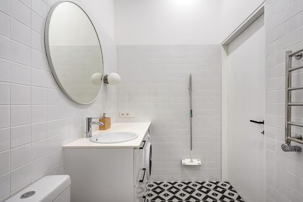 Spacious 2-Bedroom Flat In Old Town By Urban Rent VNO Exterior foto